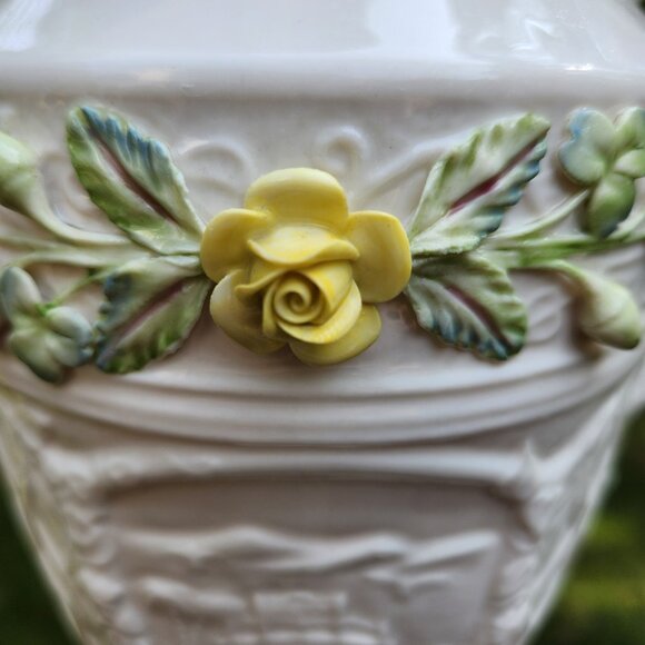 Belleek Powerscourt Pitcher Applied Floral Decorated Panels Heritage Collection - Picture 2 of 13